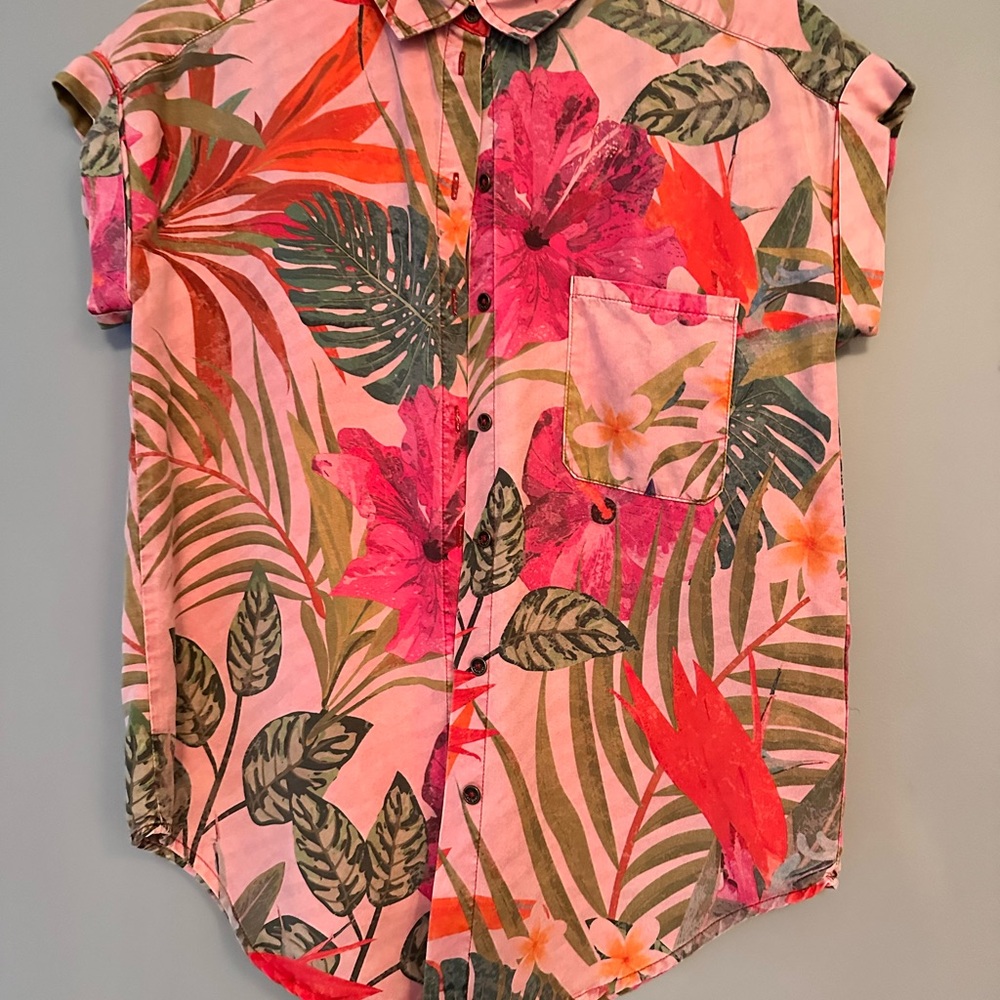 Desigual - Floral Pink Shirt 100% Rayon.
Spanish premium brand